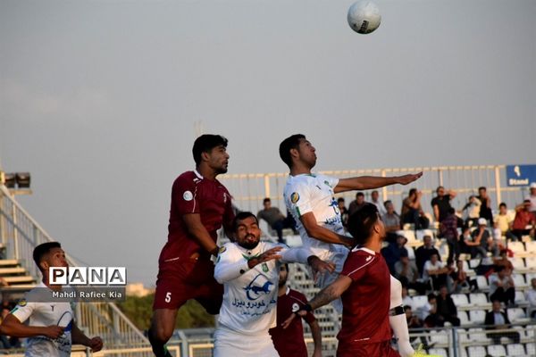 دیدار تیم‌های فوتبال ماشین‌سازی تبریز و شاهین بوشهر