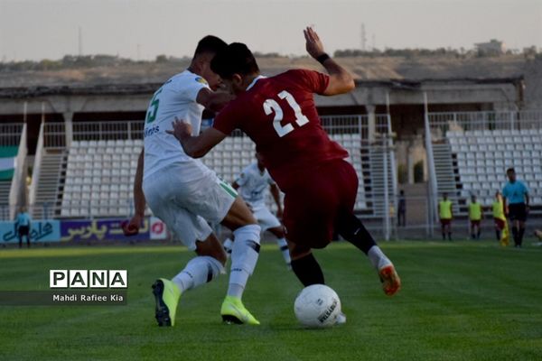 دیدار تیم‌های فوتبال ماشین‌سازی تبریز و شاهین بوشهر