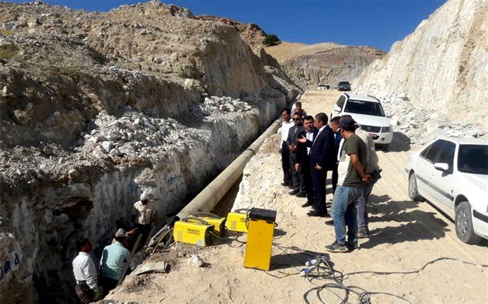 استاندار کهگیلویه و بویراحمد از پروژه در دست اجرای تامین آب شرب شهر لیکک بازدید کرد