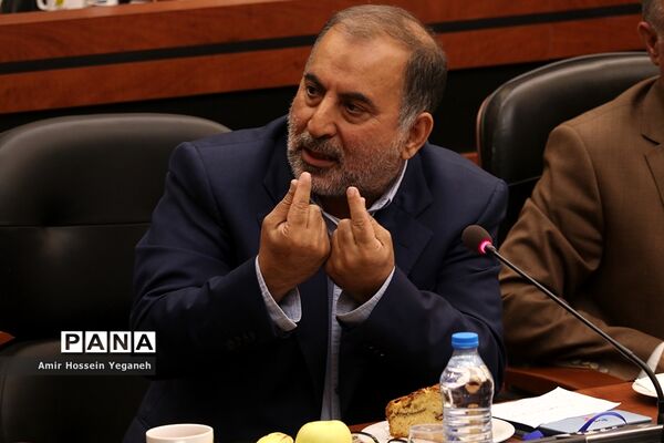 نشست مشترک بانک مرکزی با دبیرخانه شورایعالی مناطق آزاد تجاری، صنعتی و ویژه اقتصادی و فعالان اقتصادی