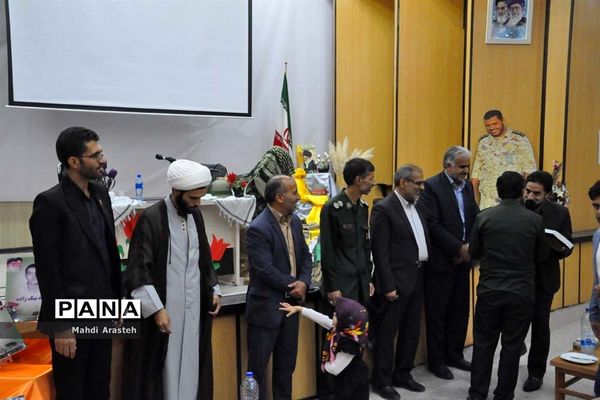 شب شعر و خاطره شوق شهادت به مناسبت هفته دفاع مقدس