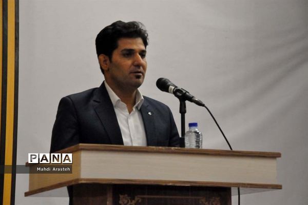 شب شعر و خاطره شوق شهادت به مناسبت هفته دفاع مقدس