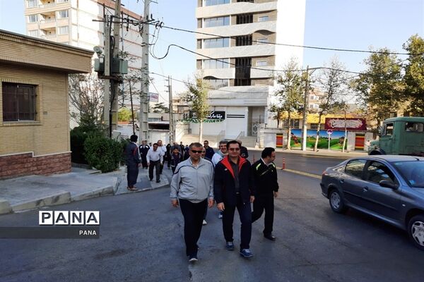 پیاده‌روی فرهنگیان بسیجی به‌مناسبت گرامیداشت هفته دفاع مقدس و آغاز سال تحصیلی جدید