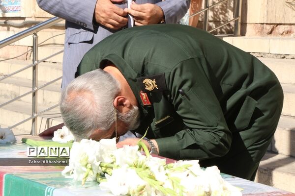 تشیع پیکر شهید گمنام در صبحگاه مشترک بسیج فرهنگیان تهران