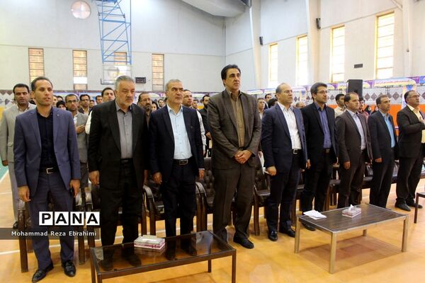 اعزام کاروان تجهیزات ورزشی و بهداشتی به آموزش و پرورش شهرستان‌ها و مناطق استان همدان