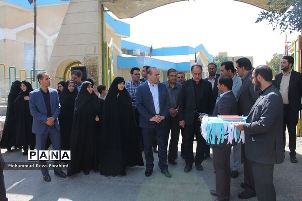 اعزام کاروان تجهیزات ورزشی و بهداشتی به آموزش و پرورش شهرستان‌ها و مناطق استان همدان