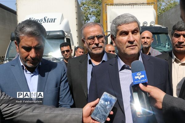 کاروان مهر با نشاط با هدف توزیع وسایل و تجهیزات ورزشی مدارس شهرستان‌های استان تهران