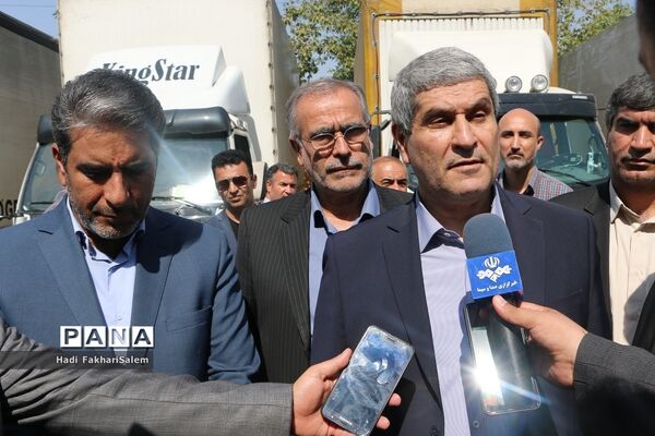 کاروان مهر با نشاط با هدف توزیع وسایل و تجهیزات ورزشی مدارس شهرستان‌های استان تهران