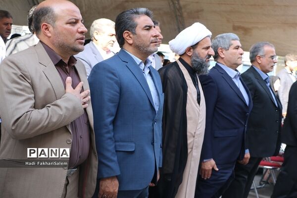 کاروان مهر با نشاط با هدف توزیع وسایل و تجهیزات ورزشی مدارس شهرستان‌های استان تهران