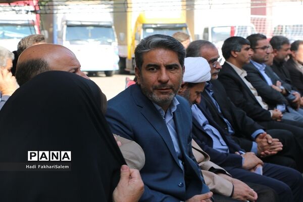 کاروان مهر با نشاط با هدف توزیع وسایل و تجهیزات ورزشی مدارس شهرستان‌های استان تهران