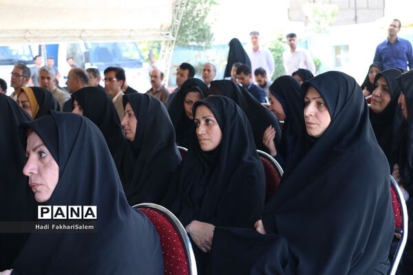 کاروان مهر با نشاط با هدف توزیع وسایل و تجهیزات ورزشی مدارس شهرستان‌های استان تهران