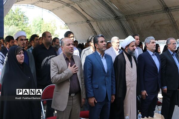 کاروان مهر با نشاط با هدف توزیع وسایل و تجهیزات ورزشی مدارس شهرستان‌های استان تهران