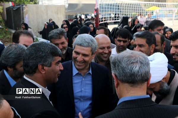 کاروان مهر با نشاط با هدف توزیع وسایل و تجهیزات ورزشی مدارس شهرستان‌های استان تهران