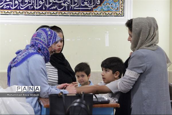 توزیع لباس فرم مدارس در شیراز