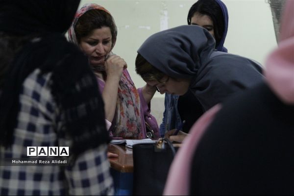 توزیع لباس فرم مدارس در شیراز