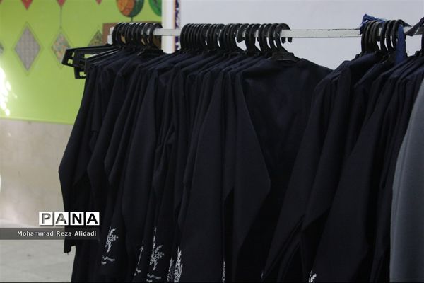 توزیع لباس فرم مدارس در شیراز