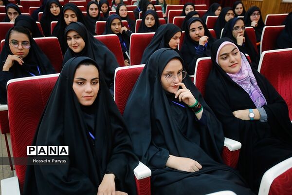 دومین نشست نهمین دوره مجلس دانش‌آموزی