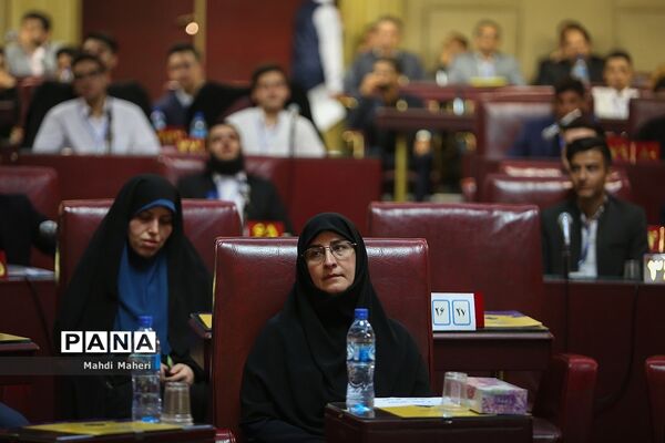 دومین نشست نهمین مجلس دانش آموزی - 2