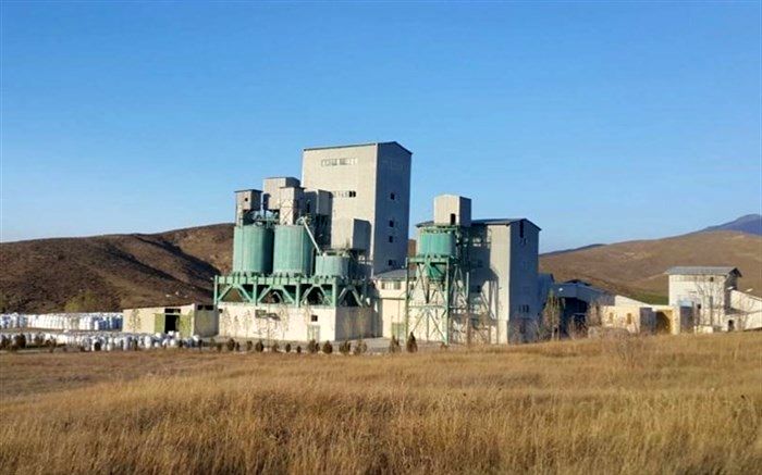 استاندار آذربایجان شرقی اعلام کرد: 3 تا 5 میلیارد تن ذخایر کشف شده نفلین‌سینیت در شهرستان سراب