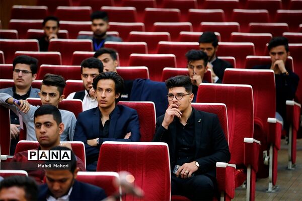کارگاه‌های آموزشی گفتمان پیشرفت علم و تبیین بیانیه گام دوم انقلاب برای نمایندگان مجلس دانش‌آموزی
