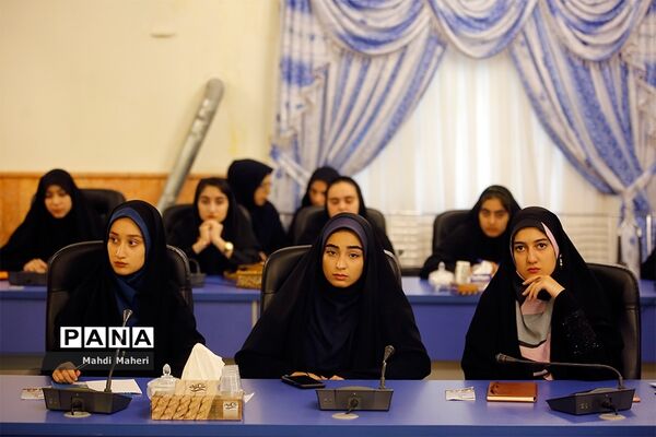 کارگاه‌های آموزشی گفتمان پیشرفت علم و تبیین بیانیه گام دوم انقلاب برای نمایندگان مجلس دانش‌آموزی