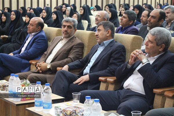 توزیع اقلام وسایل و تجهیزات ورزشی و بهداشتی به مدارس کم برخوردار