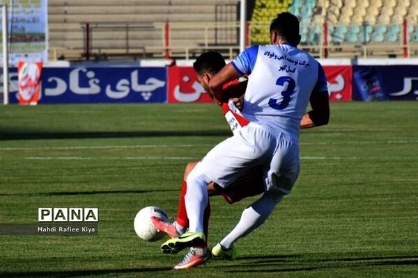 دیدار تیم‌هاى فوتبال تراکتور و گل گوهر سیرجان