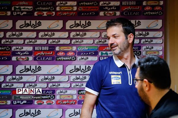 نشست خبری مربیان استقلال و پرسپولیس پیش از بازی دربی