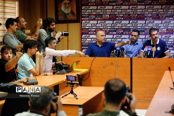 نشست خبری مربیان استقلال و پرسپولیس پیش از بازی دربی