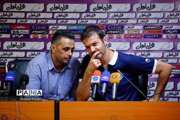 نشست خبری مربیان استقلال و پرسپولیس پیش از بازی دربی