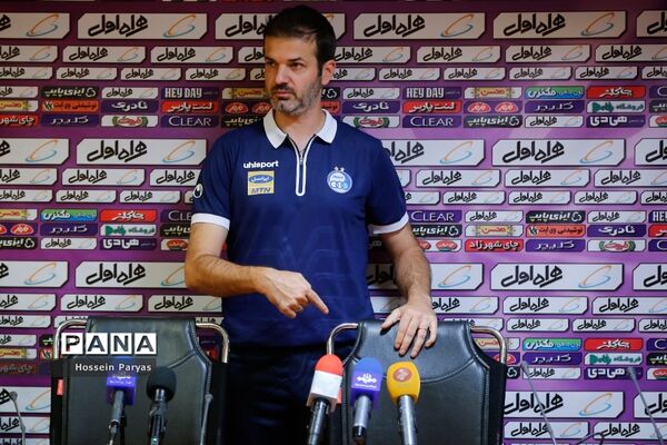 نشست خبری مربیان استقلال و پرسپولیس پیش از بازی دربی