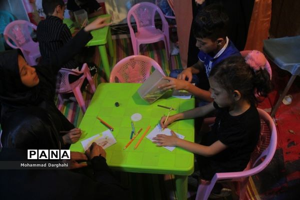 نمایشگاه هفته دفاع مقدس در قم