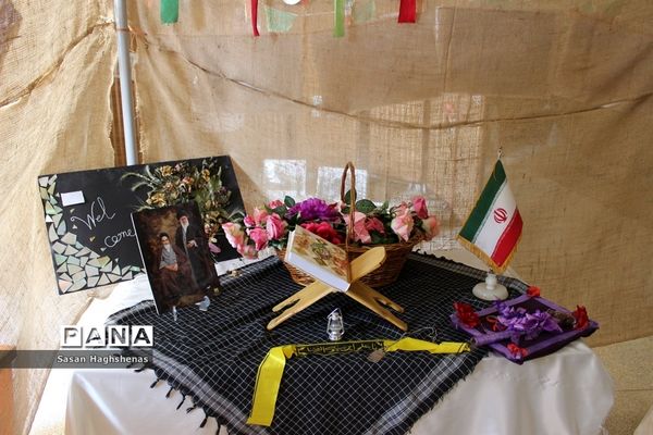 نمایشگاه هفته دفاع مقدس در آموزشگاه حضرت خدیجه(س) اسلامشهر