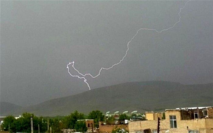 صاعقه جان یک دلگانی را گرفت