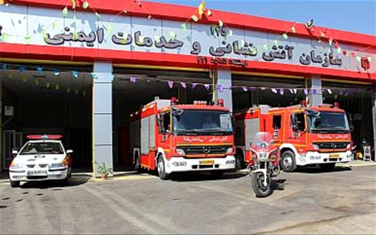 به مناسبت روز آتش نشان از دلاوران قرمز پوش کرجی تجلیل شد