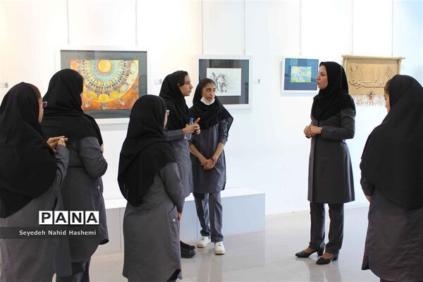 برگزاری نمایشگاه هنرهای تجسمی فرهنگیان و دانش‌آموزان ناشنوای فارس در نگارخانه ایمان و اندیشه