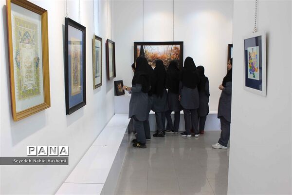 برگزاری نمایشگاه هنرهای تجسمی فرهنگیان و دانش‌آموزان ناشنوای فارس در نگارخانه ایمان و اندیشه