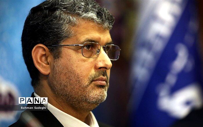 باقرزاده: افراد برای گرفتن کتاب‌های تک جلدی  می‌توانند ثبت سفارش کنند