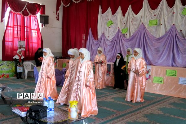 تقسیم عاطفه‌ها در جشن عاطفه‌های نی ریز