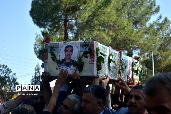 مراسم تشییع پیکر پاک و مطهر پاسدارجانباز شهید سردار ابراهیم غلامی دربیرجند