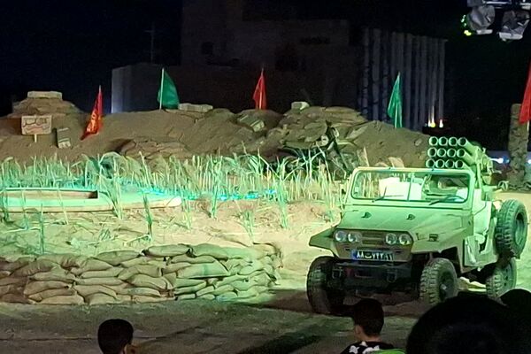 نمایش میدانی «پایداری در آتش» در شیراز