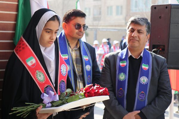 برگزاری برنامه نمادین استانی و مانور تشکیلاتی یاوران انقلاب در خراسان رضوی