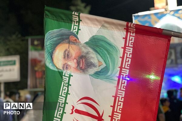 مشق عشق به یاد رهبر در قلب روستای قلعه‌سین پیشوا
