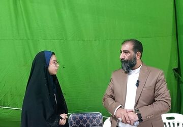 فروغ رضوی، در کنار آرامگاه اشرف آهنگر