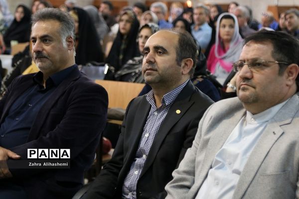 مراسم انتخابات انجمن اولیا و مربیان در مدرسه آیین روشن