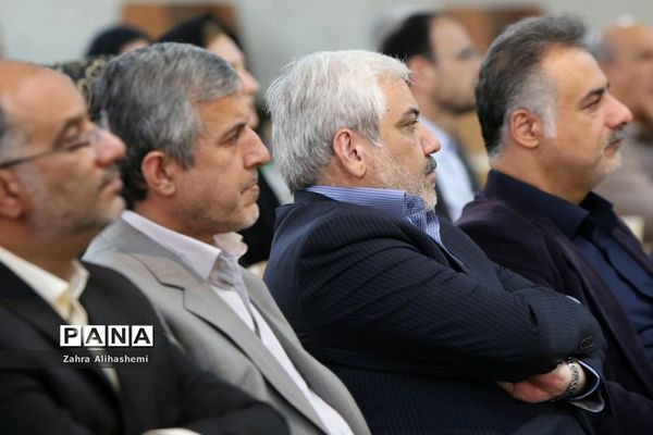 مراسم انتخابات انجمن اولیا و مربیان در مدرسه آیین روشن