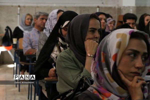 مراسم انتخابات انجمن اولیا و مربیان در مدرسه آیین روشن