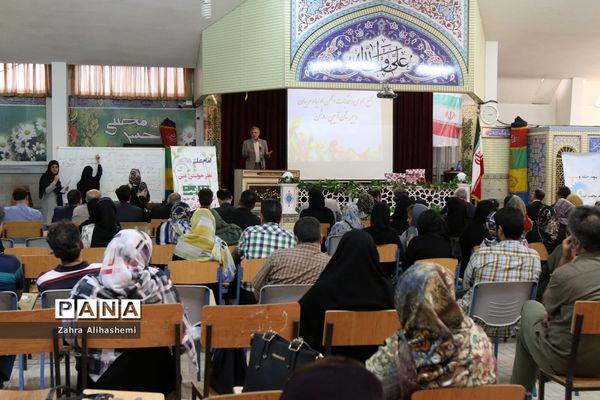 مراسم انتخابات انجمن اولیا و مربیان در مدرسه آیین روشن