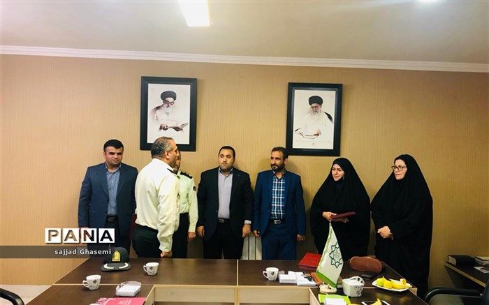 نشست صمیمی نیروی انتظامی با شورای اسلامی