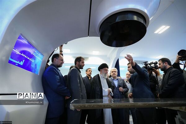 بازدید رهبر انقلاب اسلامی از نمایشگاه شرکت‌های دانش‌بنیان و فناوری‌های برتر
